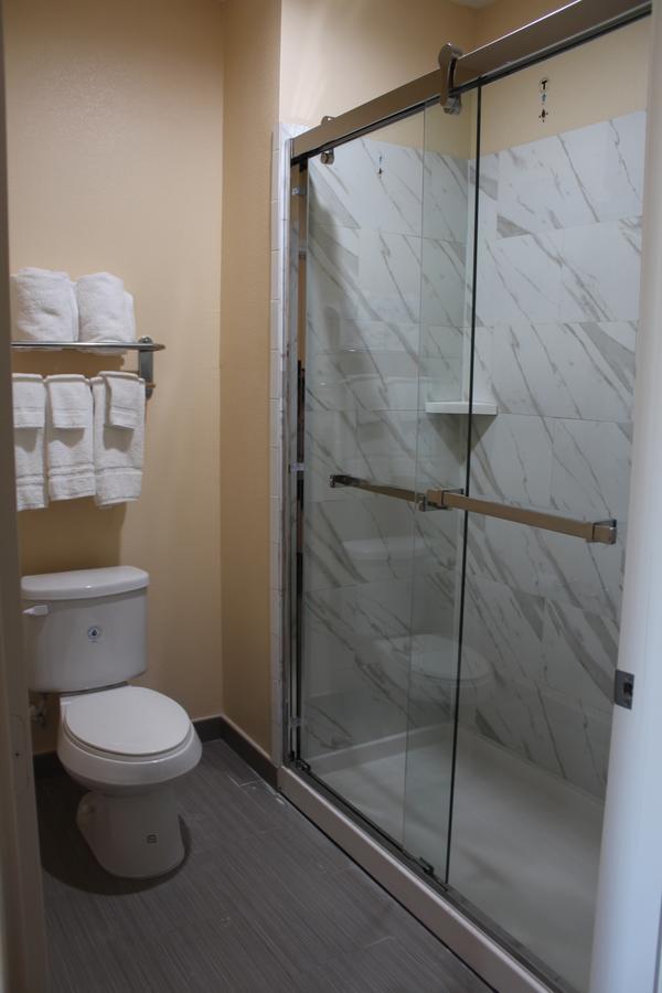 האמבל Express Inn And Suites מראה חיצוני תמונה