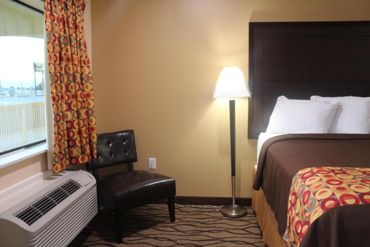 האמבל Express Inn And Suites מראה חיצוני תמונה